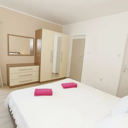 Gunga With Terrace Apartment Baska (Krk)